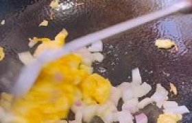做个咖喱炒饭怎么做