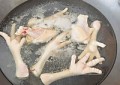 鸡爪烧香菇怎么做