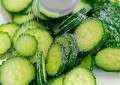 盐渍黄瓜虾仁滑蛋饭怎么做
